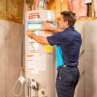 ZPZ Tech servicing hot water heater